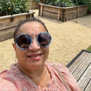 Meet your Posher, Lori